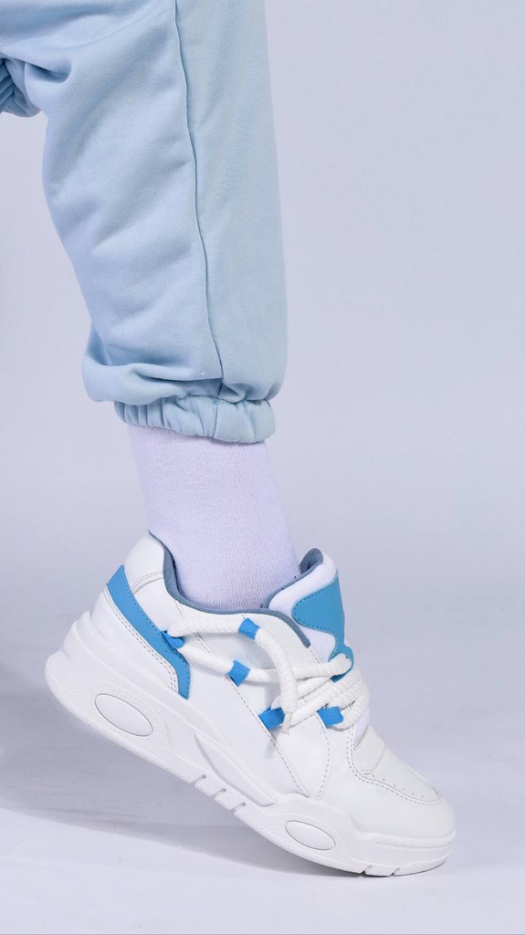 Trendy women sneakers with blue details - White