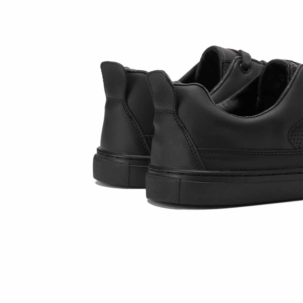 Men style perforated sneakers - Black1