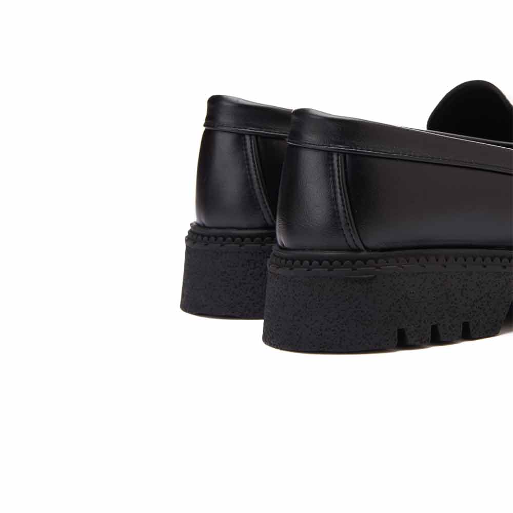 Women fashion leather moccasins - Black1