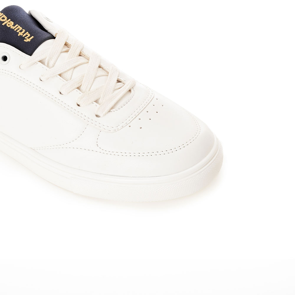 Men-sneakers-with-navy-details-white-2