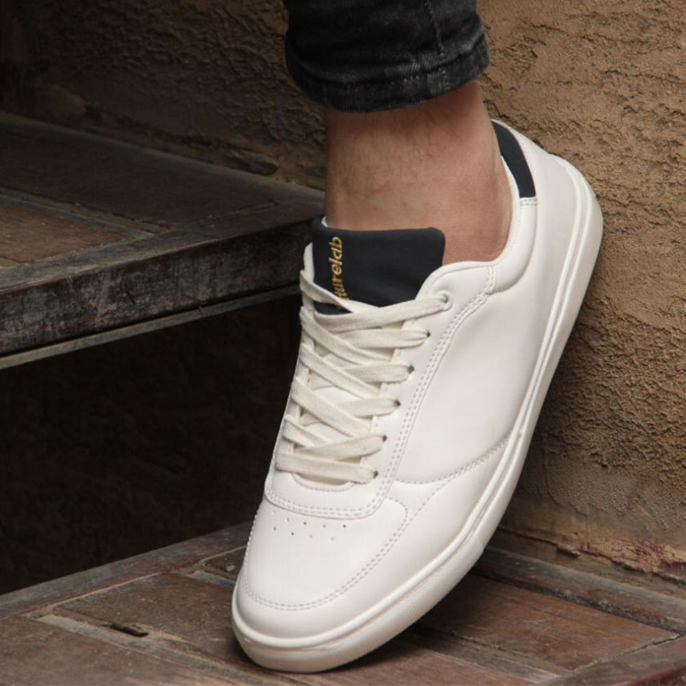 Men-sneakers-with-navy-details-white-4