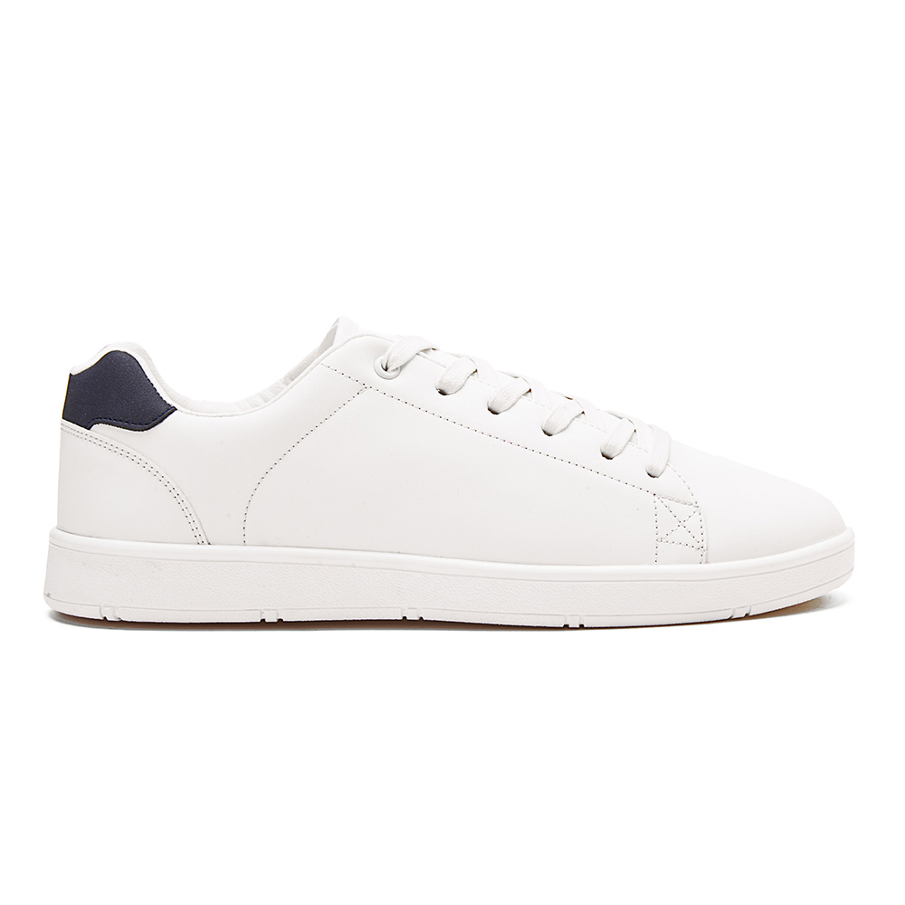 Men fashion sneakers with navy heel collar - White1