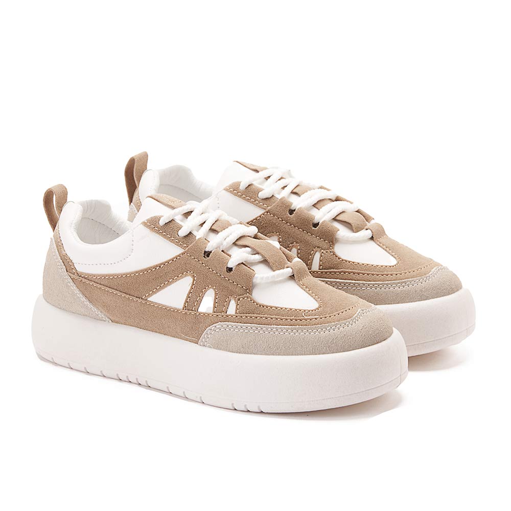 Trendy women sneakers with beige details - White