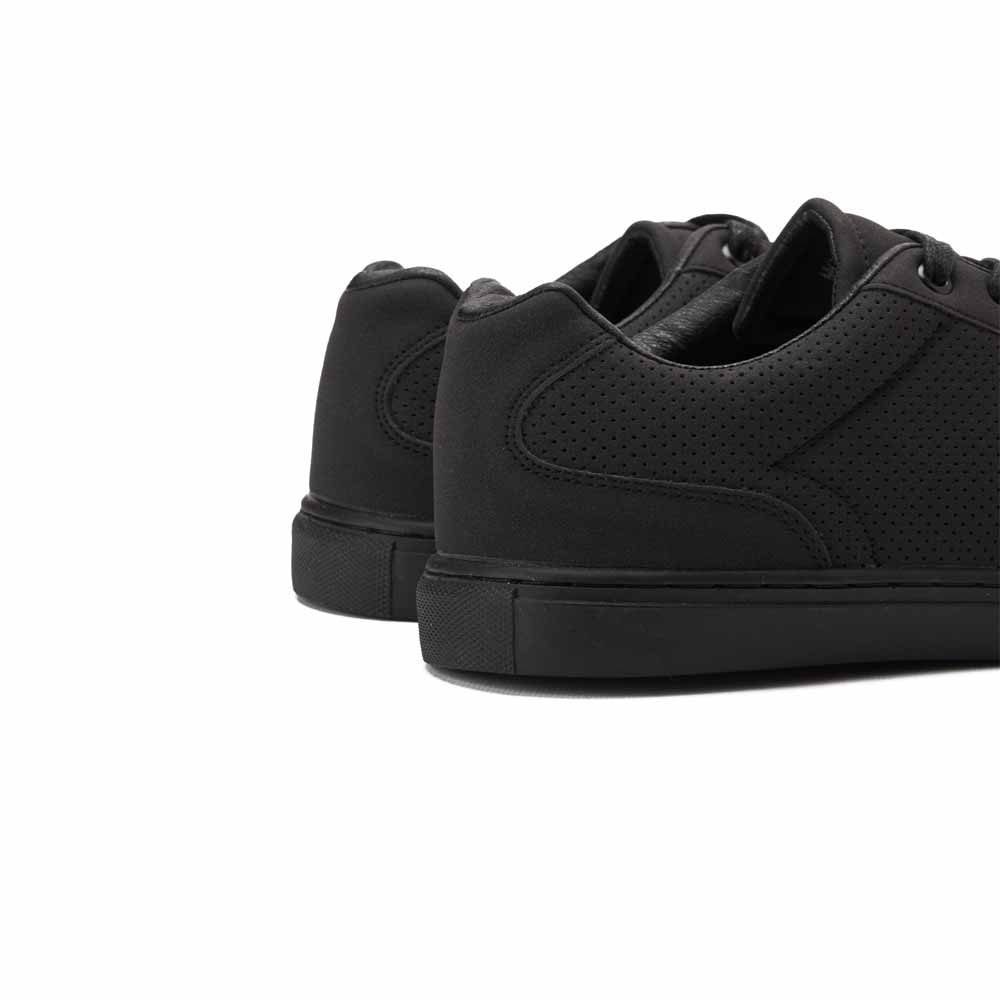 Canvas-men-sneakers-Black-3