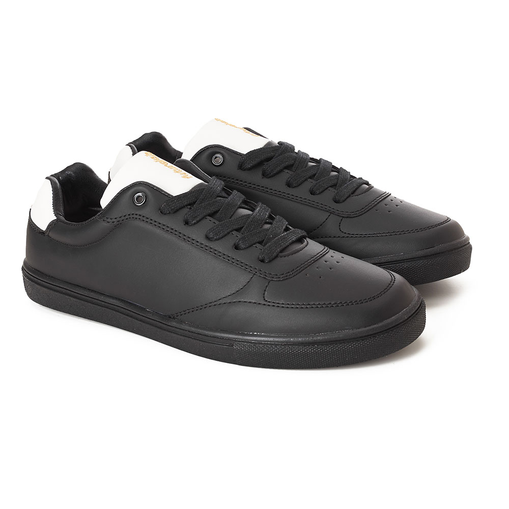 Men-sneakers-with-white-details-black-4