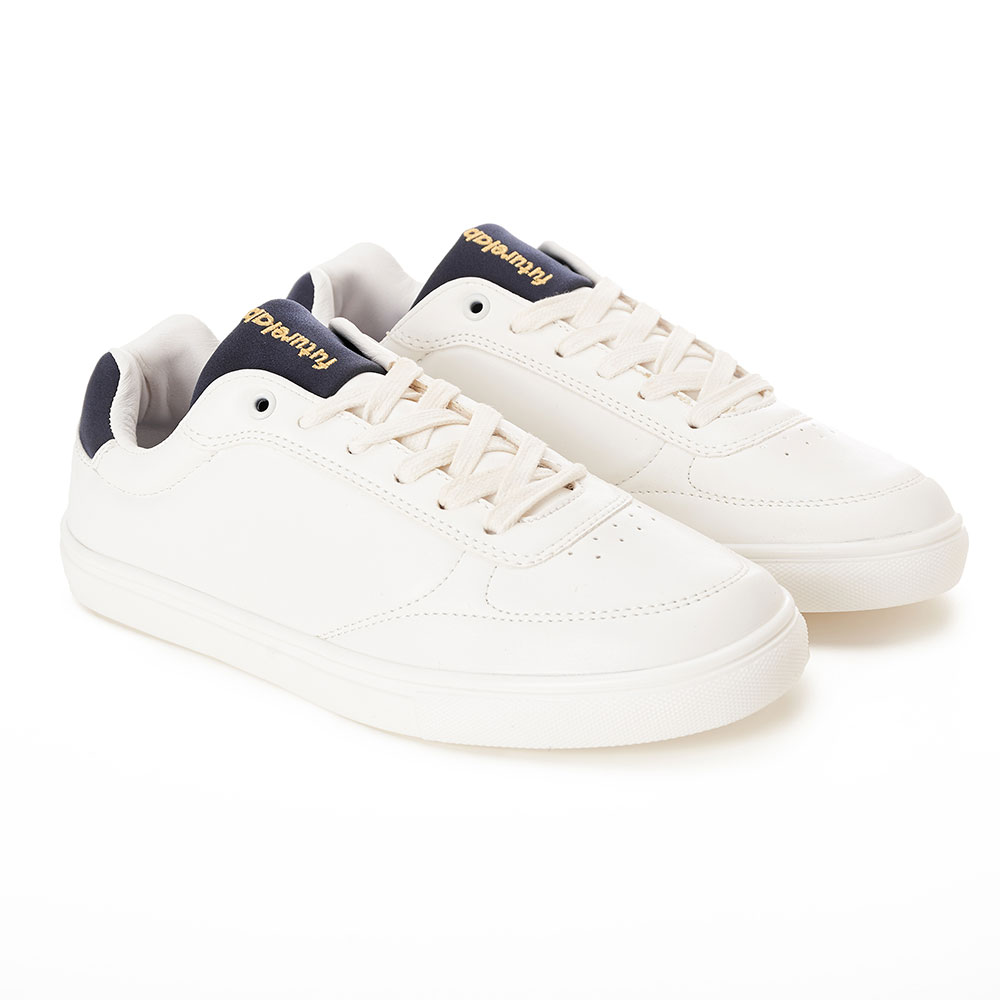 Men sneakers with navy details - White